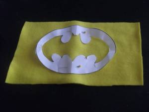 Как сделать плащ Бэтмена с логотипом своими руками