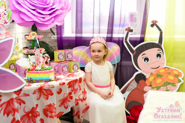 Маргаритке 3 годика - день рождения в стиле Лунтик фотографии оформлен