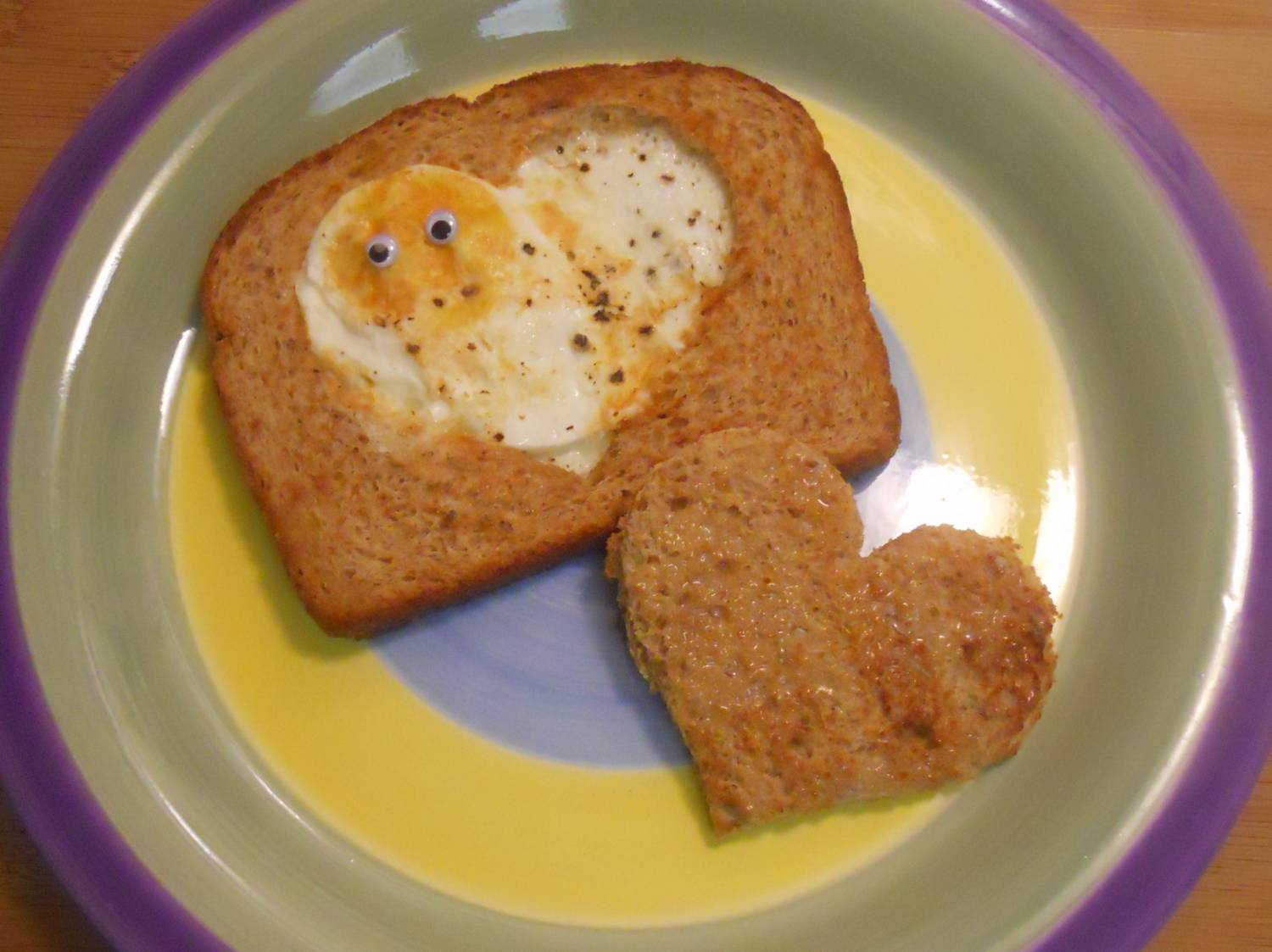 сендвич с яйцом в виде сердца рецепт