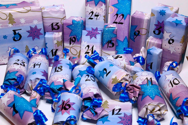 адвент календарь идеи коробочки в новогодней упаковке с цифрами