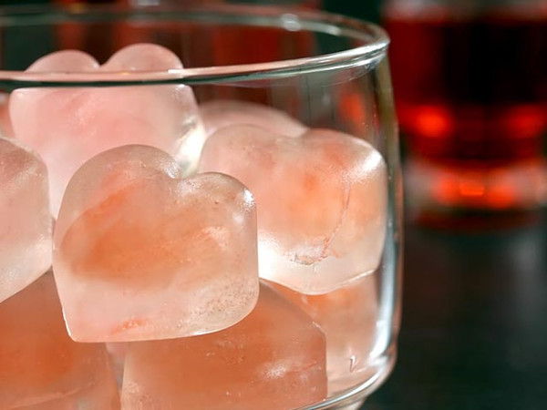 Как украсить бокалы для коктейля лед фигурки сердечек