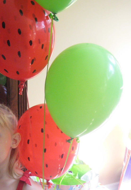 воздушные шарики на арбузный день рождения