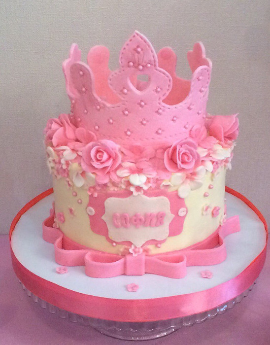 торт с короной на день рождения принцессы фотографии
